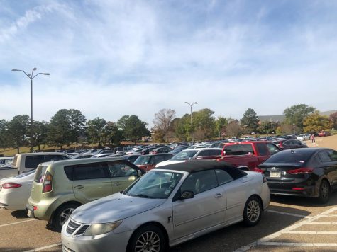 The adversities and routine that some students may have to adapt are centered at the lack of parking space for students.